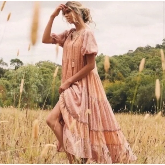 Spell & The Gypsy - Rae Gown Peach - Picture 2 of 16